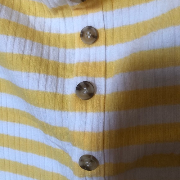 Off shoulders crop top - Picture 2 of 4